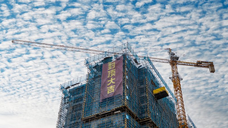 幕墙劳务分包价格行情解析：影响因素与决策要点**